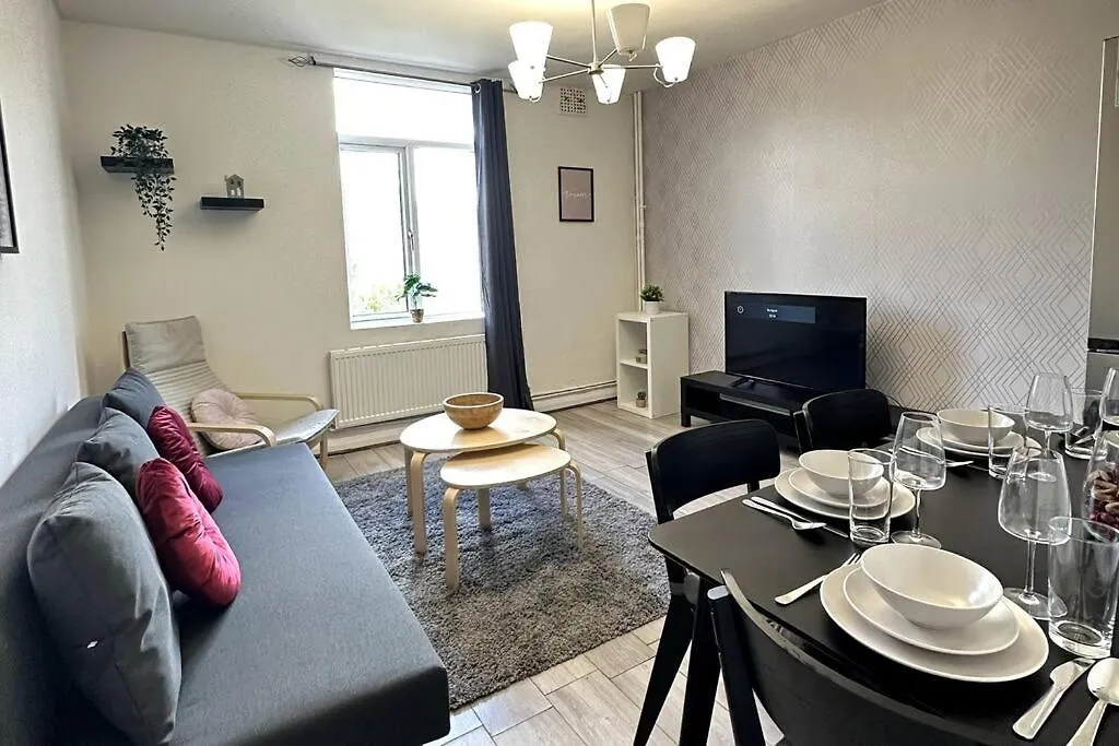 Stunning 2-Bed Apt Near Central London. United Kingdom